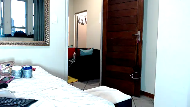 Snapshot of FitSelina66 chatting on March 2, 4:32 pm FitSelina66 online show from March 2, 4:32 pm