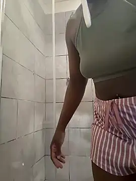 Snapshot of FitSelina66 chatting on March 19, 5:52 am FitSelina66 online show from March 19, 5:52 am