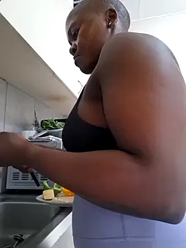 Snapshot of FitSelina66 chatting on November 11, 10:59 am FitSelina66 online show from November 11, 10:59 am