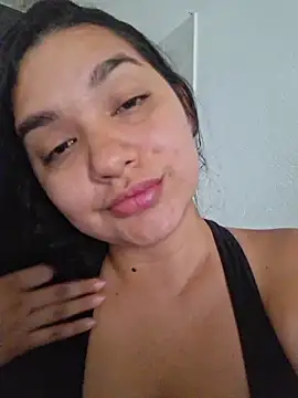 Snapshot of blerstefan1 chatting on June 4, 12:44 pm blerstefan1 online show from June 4, 12:44 pm