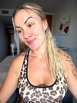 Snapshot of NastyMilf_ chatting on June 18, 9:14 am NastyMilf online show from June 18, 9:14 am