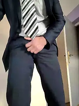 Snapshot of Justforoneday chatting on December 19, 11:50 am Justforoneday online show from December 19, 11:50 am