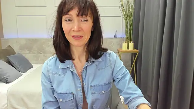 Snapshot of Maria_Gold chatting on February 6, 5:09 pm Maria Gold online show from February 6, 5:09 pm