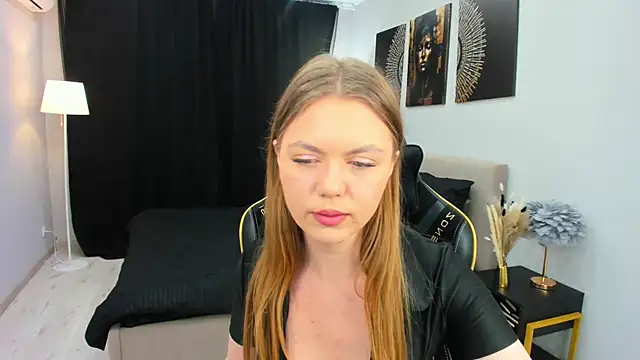 Snapshot of Strawberrye chatting on November 19, 3:28 am Strawberrye online show from November 19, 3:28 am