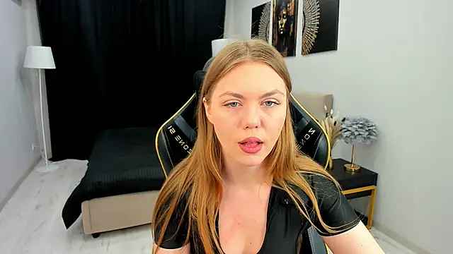 Snapshot of Strawberrye chatting on November 26, 3:29 am Strawberrye online show from November 26, 3:29 am