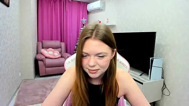 Snapshot of Strawberrye chatting on December 17, 3:34 am Strawberrye online show from December 17, 3:34 am