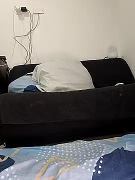 Snapshot of estrella_tasty chatting on May 8, 9:53 pm estrella tasty online show from May 8, 9:53 pm