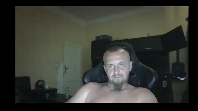 Snapshot of MrWhitePL chatting on June 29, 3:23 pm MrWhitePL online show from June 29, 3:23 pm