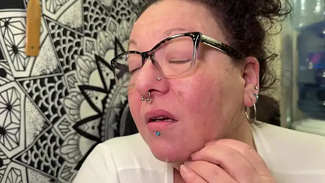 Miss Phat Booty online show from November 17, 2:39 am