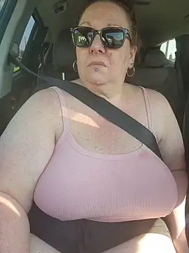 Snapshot of Miss_Phat_Booty chatting on June 30, 9:49 pm Miss Phat Booty online show from June 30, 9:49 pm