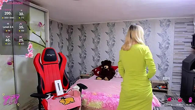 luxurydoll21 online show from April 20, 9:34 am