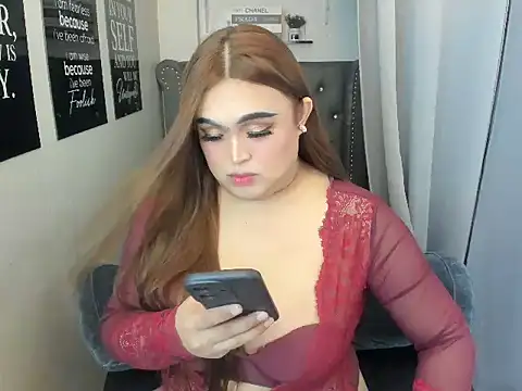 Snapshot of YourGirlfriendMegann chatting on January 11, 10:15 pm YourGirlfriendMegann online show from January 11, 10:15 pm