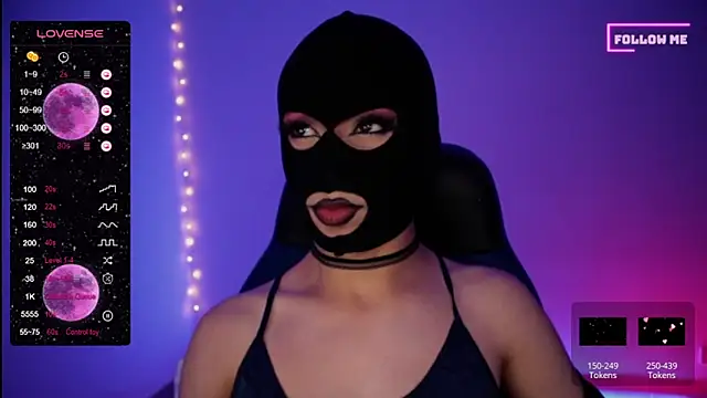 Snapshot of Bigfemblue chatting on January 8, 2:57 am Bigfemblue online show from January 8, 2:57 am