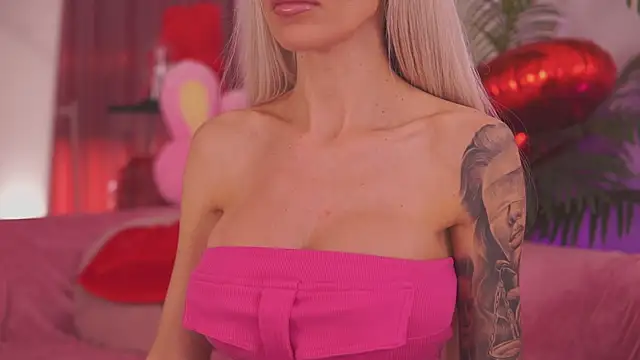 Snapshot of fallingangel chatting on December 2, 8:08 am fallingangel online show from December 2, 8:08 am