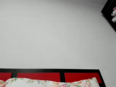 Snapshot of suuzykiss chatting on January 15, 6:12 am suuzykiss online show from January 15, 6:12 am