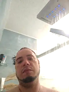 latinoflpr online show from December 17, 1:33 am