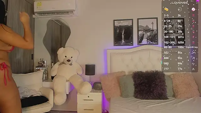 Rubyross21 online show from February 14, 6:40 pm