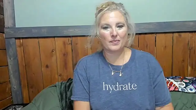 Snapshot of lisaxlovexxx chatting on October 3, 6:16 pm lisaxlovexxx online show from October 3, 6:16 pm