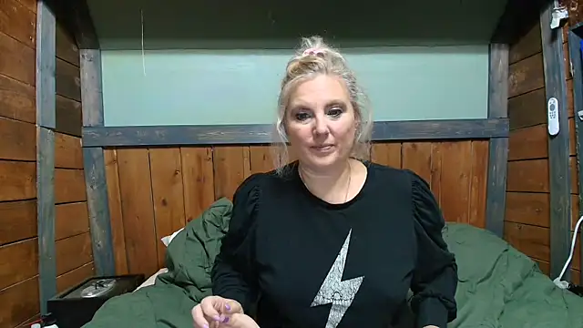 Snapshot of lisaxlovexxx chatting on October 7, 4:59 pm lisaxlovexxx online show from October 7, 4:59 pm
