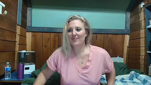 lisaxlovexxx online show from March 1, 11:51 pm