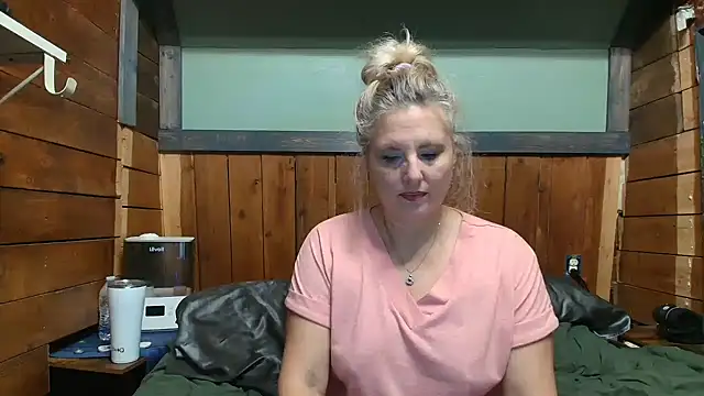 Snapshot of lisaxlovexxx chatting on May 14, 6:26 pm lisaxlovexxx online show from May 14, 6:26 pm