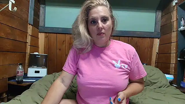 lisaxlovexxx online show from June 22, 8:06 pm