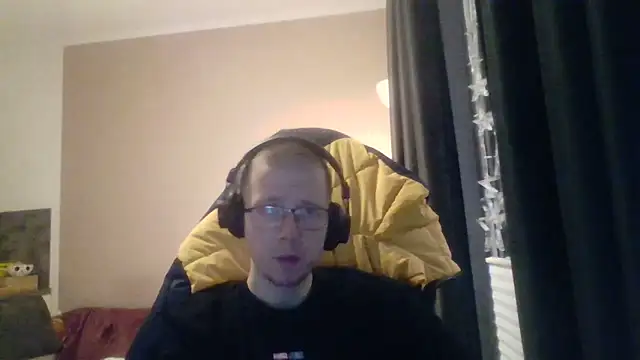 Snapshot of David250692 chatting on October 20, 5:52 am David250692 online show from October 20, 5:52 am