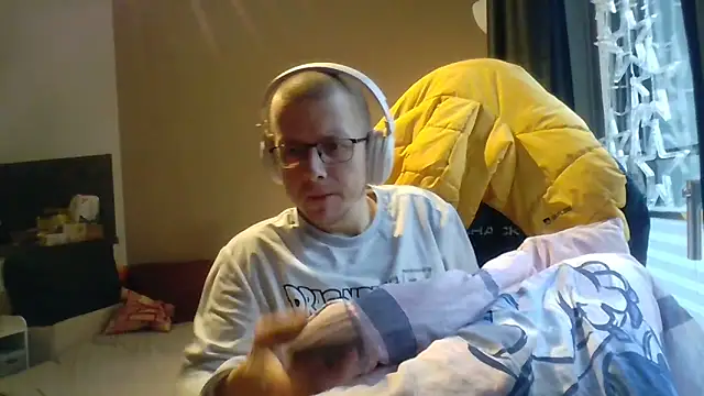 Snapshot of David250692 chatting on November 25, 9:20 am David250692 online show from November 25, 9:20 am