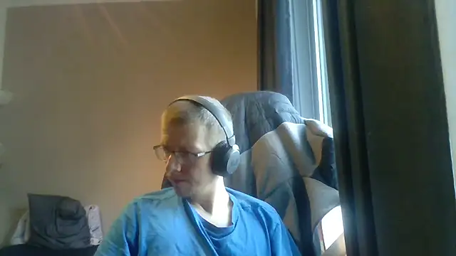 David250692 online show from June 10, 12:15 pm