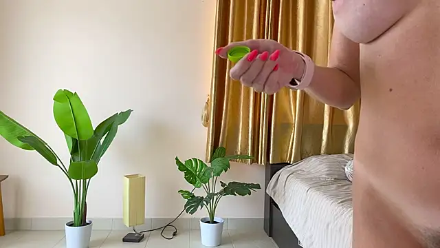 Snapshot of KatnessHot chatting on March 2, 8:38 am KatnessHot online show from March 2, 8:38 am