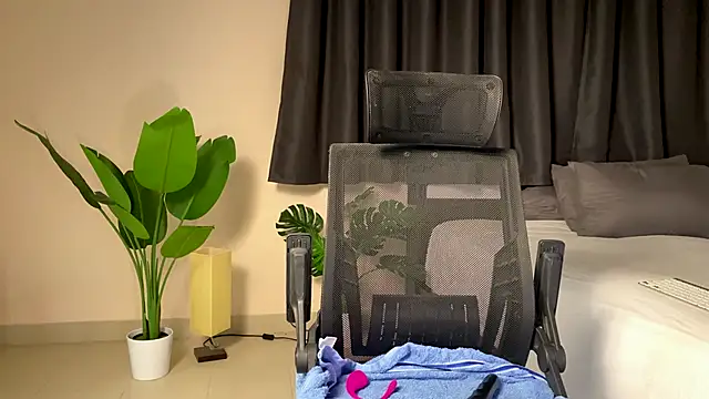 Snapshot of KatnessHot chatting on September 11, 10:59 am KatnessHot online show from September 11, 10:59 am