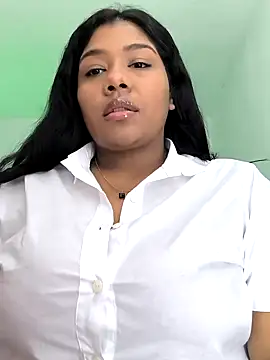 Snapshot of paola091 chatting on December 31, 12:54 am paola091 online show from December 31, 12:54 am