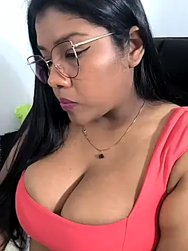 Snapshot of paola091 chatting on February 15, 1:10 am paola091 online show from February 15, 1:10 am