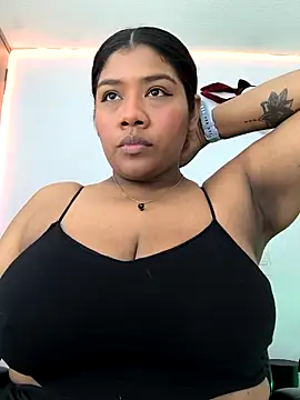Snapshot of paola091 chatting on February 19, 10:53 pm paola091 online show from February 19, 10:53 pm