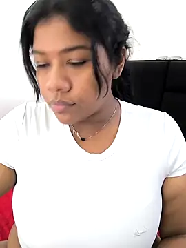 Snapshot of paola091 chatting on March 21, 3:24 pm paola091 online show from March 21, 3:24 pm