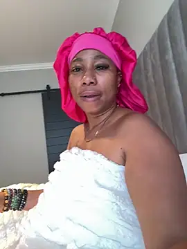 Snapshot of CurvyDesire1 chatting on May 12, 6:43 am CurvyDesire1 online show from May 12, 6:43 am
