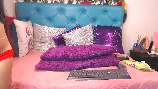 SARAWILLS online show from February 20, 2:17 pm