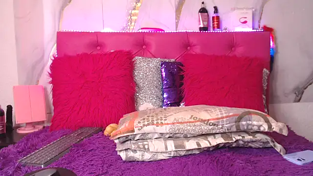 SARAWILLS online show from July 21, 2:19 pm