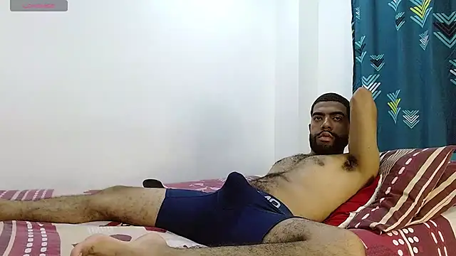 Snapshot of Aroon_Stonne chatting on March 19, 4:57 am Aroon Stonne online show from March 19, 4:57 am