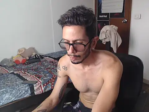 alisterxxx online show from May 25, 3:18 pm
