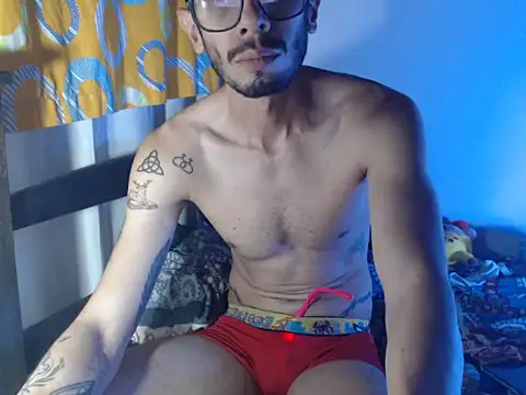 alisterxxx online show from May 28, 2:42 am