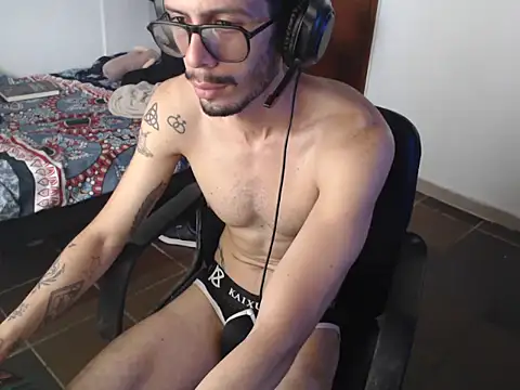 alisterxxx online show from May 30, 2:25 pm