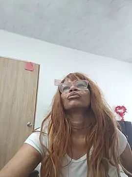 BustyMilf  online show from July 18, 1:15 pm