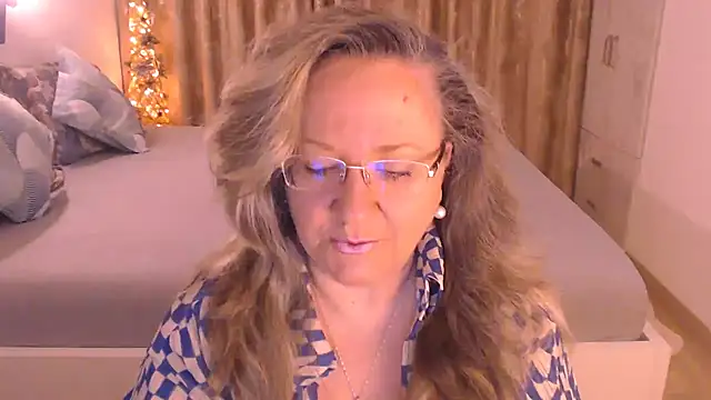 Raisshy online show from February 19, 4:41 am