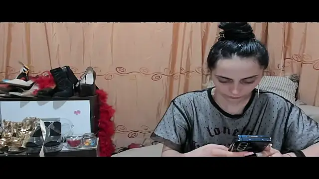 Snapshot of jessystarr chatting on June 12, 7:13 pm jessystarr online show from June 12, 7:13 pm