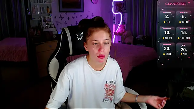 Kira honeyy online show from September 9, 11:10 am