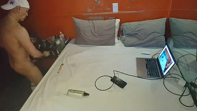 MikyFoxx online show from January 1, 2:51 am