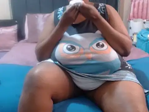 BUSTYDEE online show from January 28, 1:05 pm