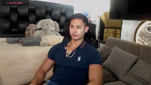 BenjaminCooperk online show from May 10, 9:47 am