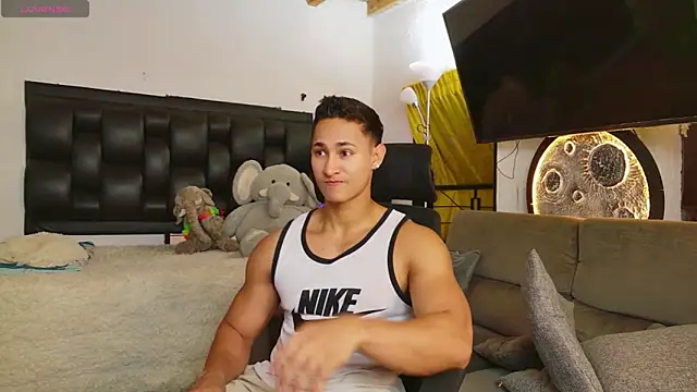BenjaminCooperk online show from May 23, 7:07 pm
